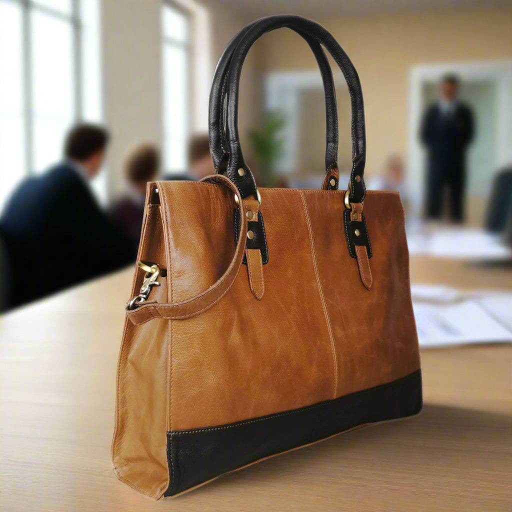The Signature 17" Bag, Copper